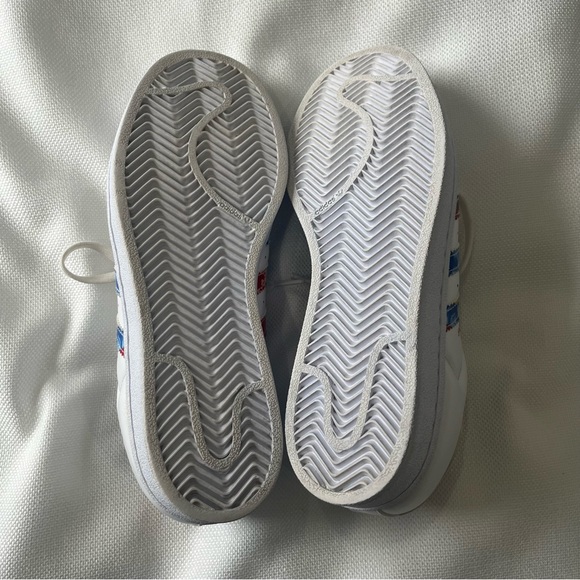 Adidas Superstar Multicolor Stripe Sneaker, White with Flower Stripes Size 6.5 - Picture 4 of 9